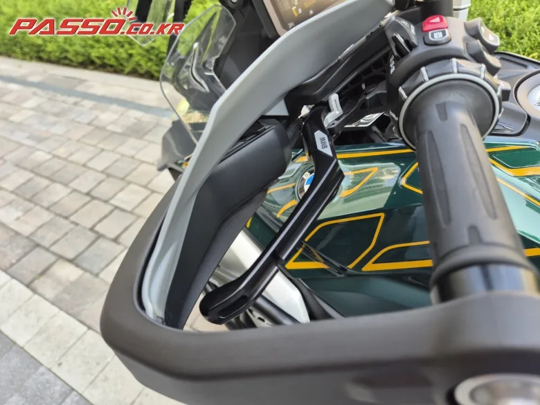 BMW R 1300 GS 2024 건메탈 사진 4