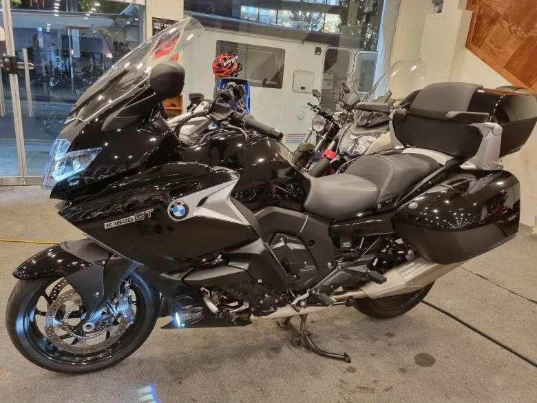 BMW K 1600 GT 2024 블랙 사진 2