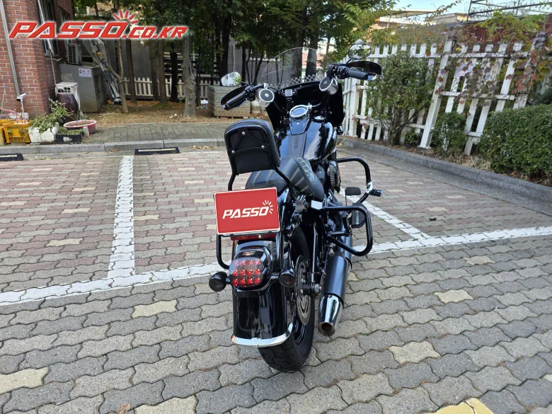 할리데이비슨 헤리티지 클래식 2022 블랙 사진 3