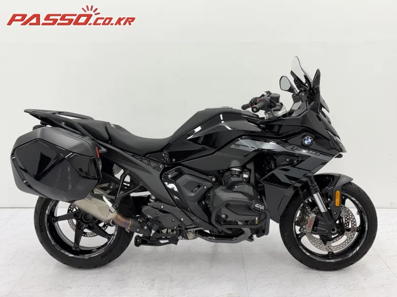BMW R 1300 RS 2026 블랙 사진 1