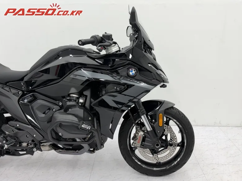 BMW R 1300 RS 2026 블랙 사진 3
