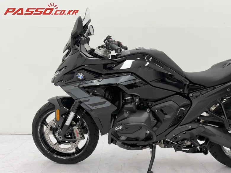 BMW R 1300 RS 2026 블랙 사진 4