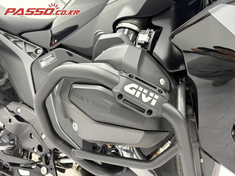 BMW R 1300 RS 2026 블랙 사진 5
