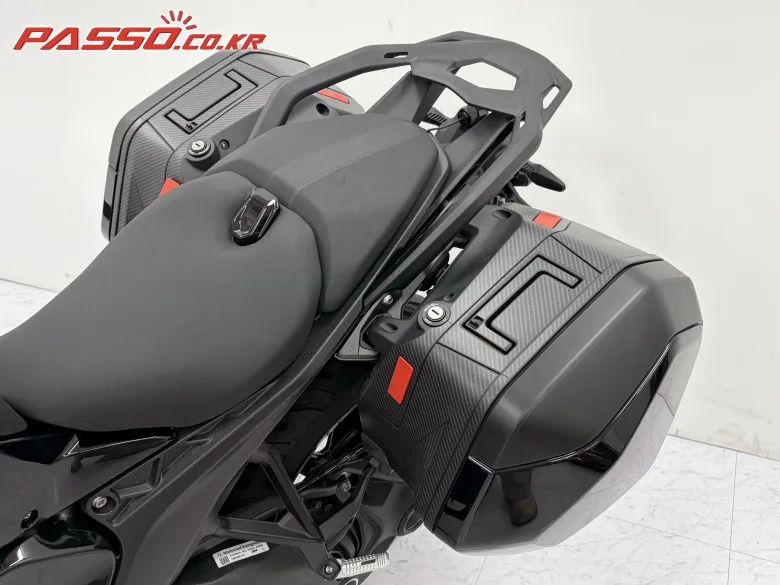 BMW R 1300 RS 2026 블랙 사진 8