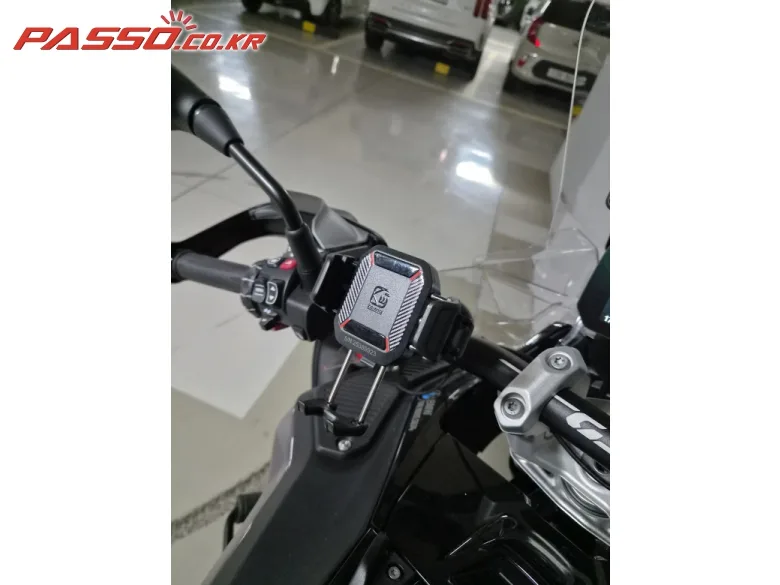 BMW R 1300 GS 어드벤쳐 2026 블랙 사진 4
