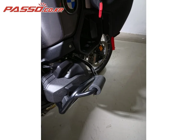 BMW R 1300 GS 어드벤쳐 2026 블랙 사진 5