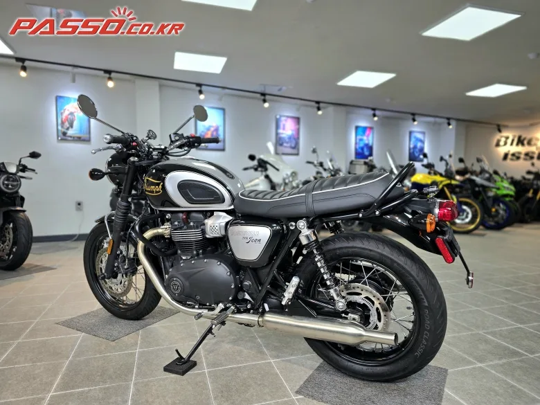 트라이엄프 본네빌 T100 2025 화이트 사진 6