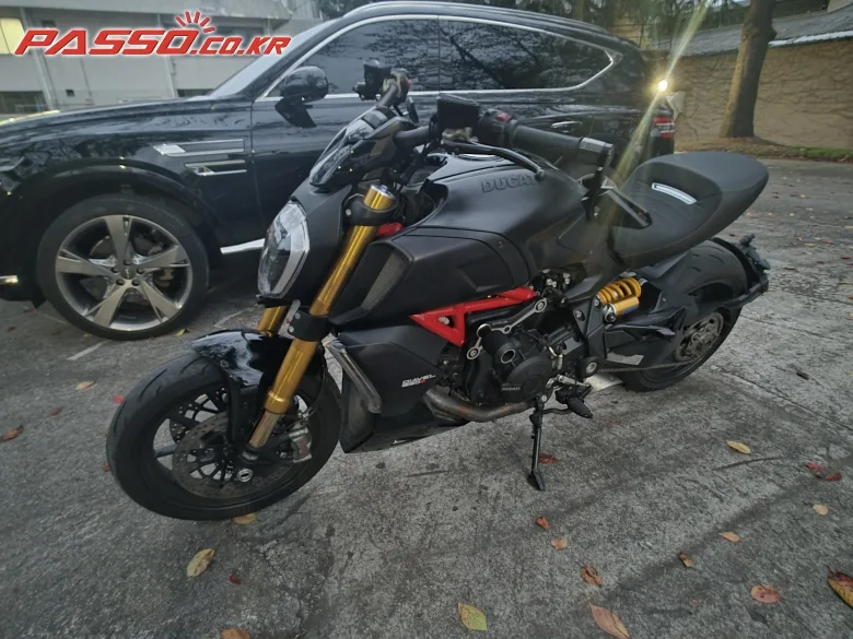 두카티 디아벨 1260 S 2019 블랙 사진 2