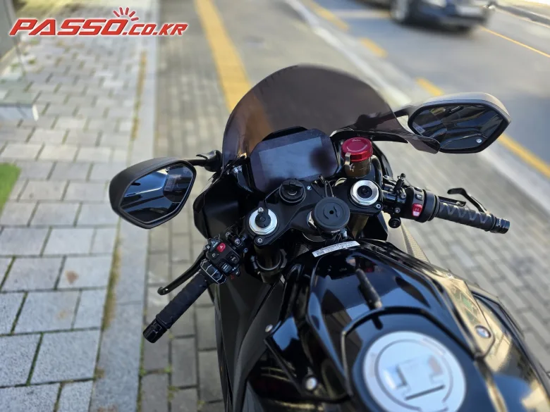 BMW S 1000 RR 2025 블루 사진 4