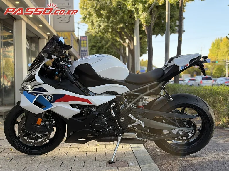 BMW S 1000 RR 2025 화이트 사진 4