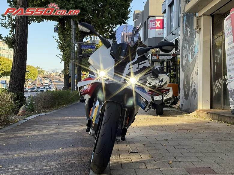 BMW S 1000 RR 2025 화이트 사진 7