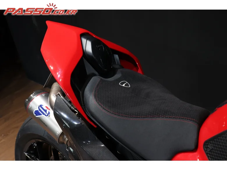 두카티 스트리트파이터 V4 S 2022 레드 사진 8