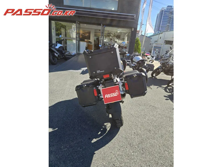 BMW R 1300 GS 어드벤쳐 2026 블랙 사진 3