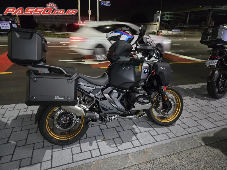 BMW R 1300 GS 어드벤쳐 2026 블랙 사진 7