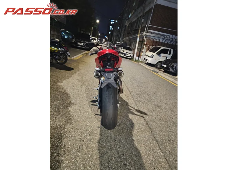 두카티 파니갈레 V2 S 2025 레드 사진 3