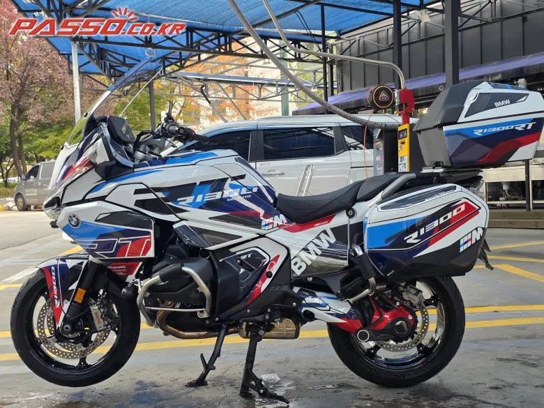 BMW R 1300 RT 2026 블랙 사진 2