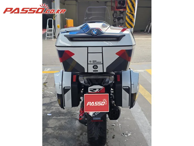 BMW R 1300 RT 2026 블랙 사진 3