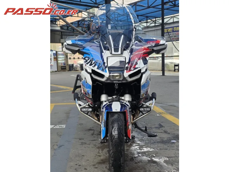 BMW R 1300 RT 2026 블랙 사진 8