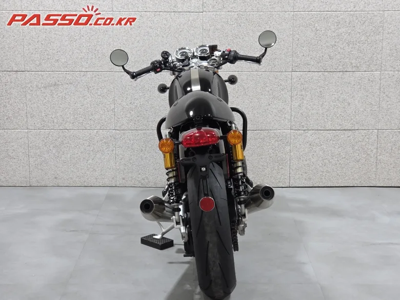 트라이엄프 트럭스턴 RS 2020 블랙 사진 7