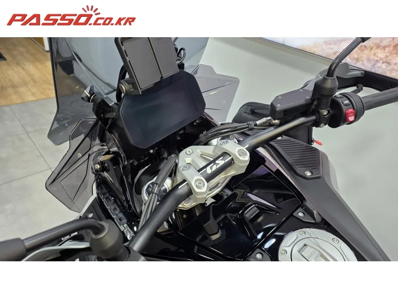 BMW R 1300 GS 어드벤쳐 2026 블랙 사진 4