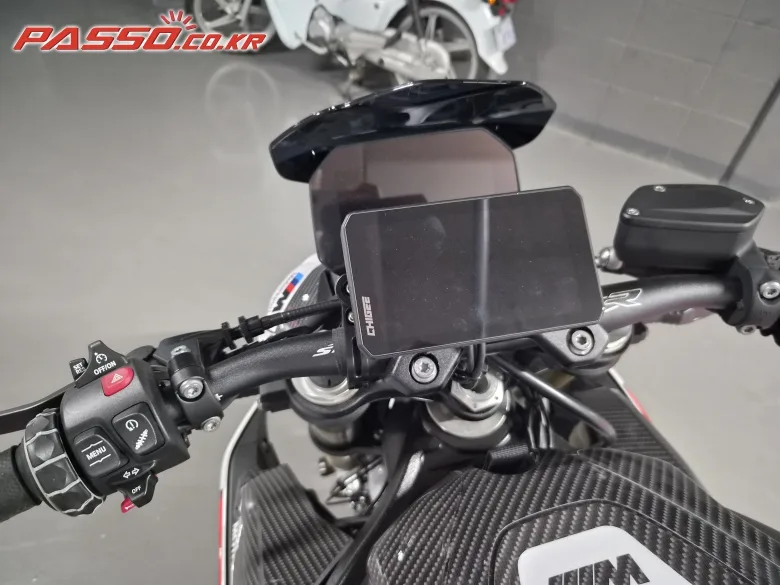 BMW S 1000 R 2026 레드 사진 4