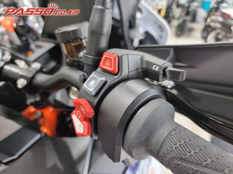 KTM 1290 슈퍼 어드벤처 R 2022 사진 2