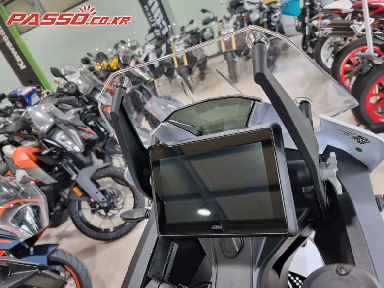 KTM 1290 슈퍼 어드벤처 R 2022 사진 3