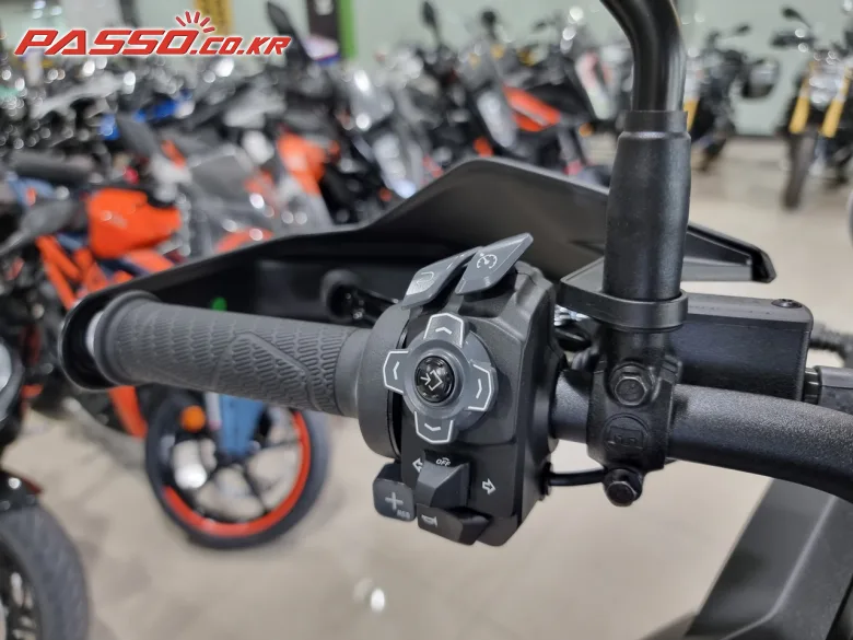 KTM 1290 슈퍼 어드벤처 R 2022 사진 4