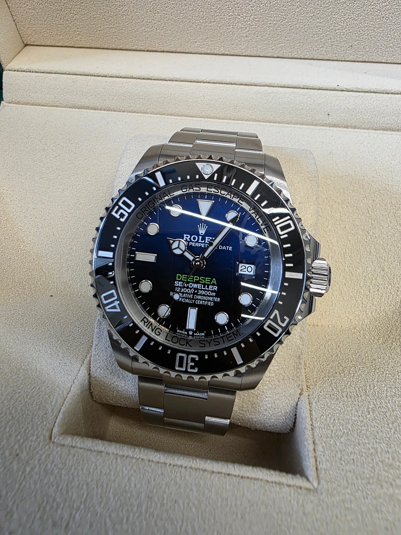 롤렉스 씨드웰러 딥씨 디블루 44mm 126660 2022