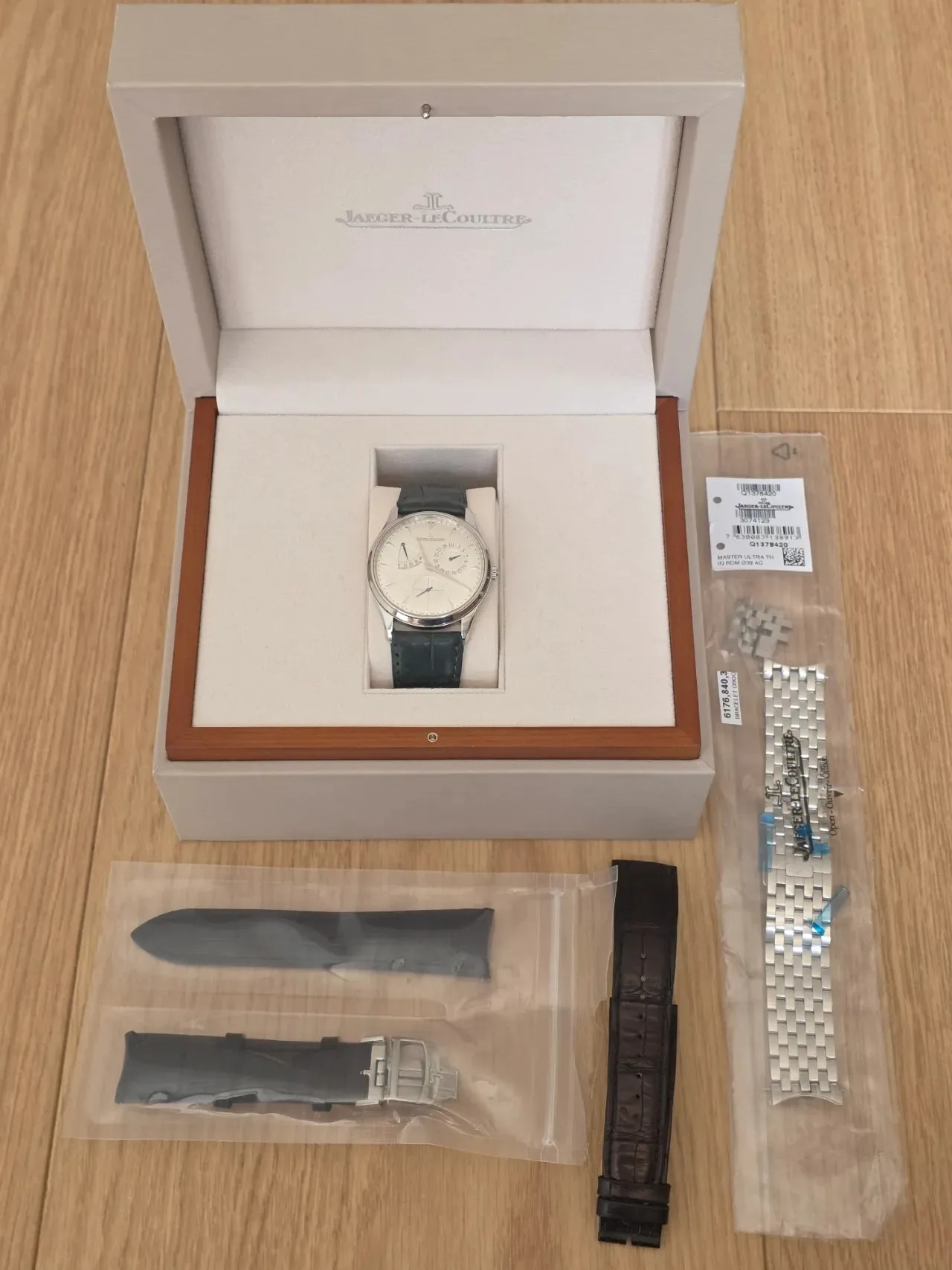 예거르쿨트르 울트라씬 리저브 드 마르쉐 39mm 2020