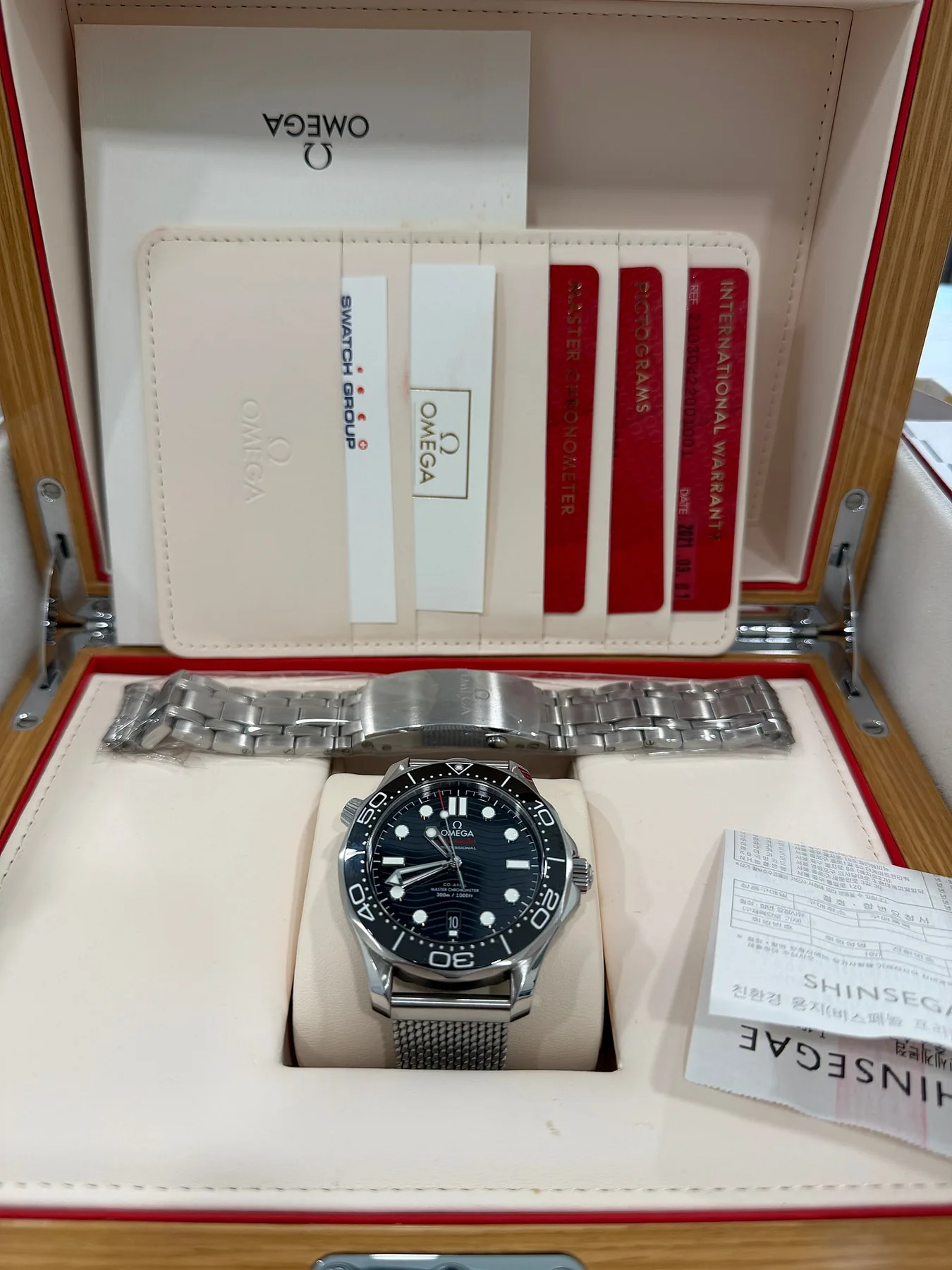 오메가 씨마스터 42mm 210.30.42.20.01.001 2021
