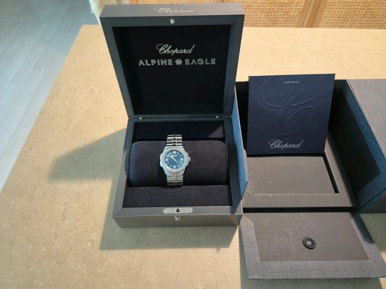 쇼파드 알파인이글 알레치블루 청판 41mm 2022