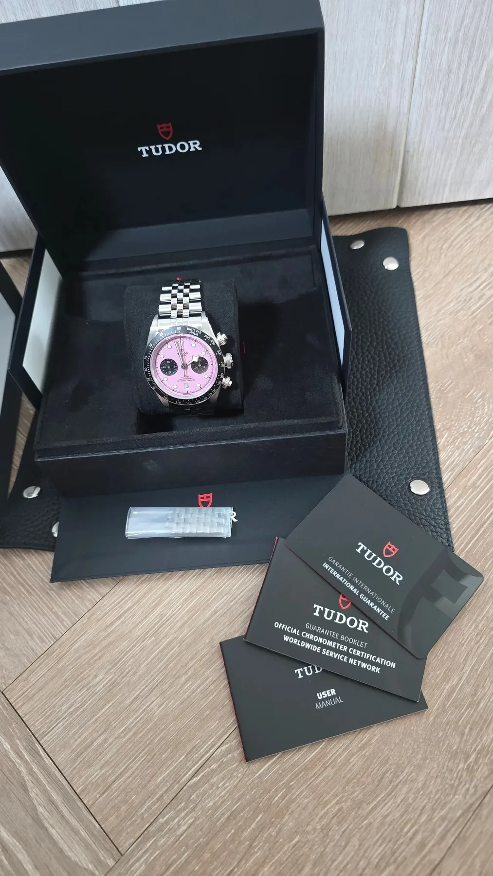 튜더 블랙베이 41mm 크로노 마이애미 핑크 2025