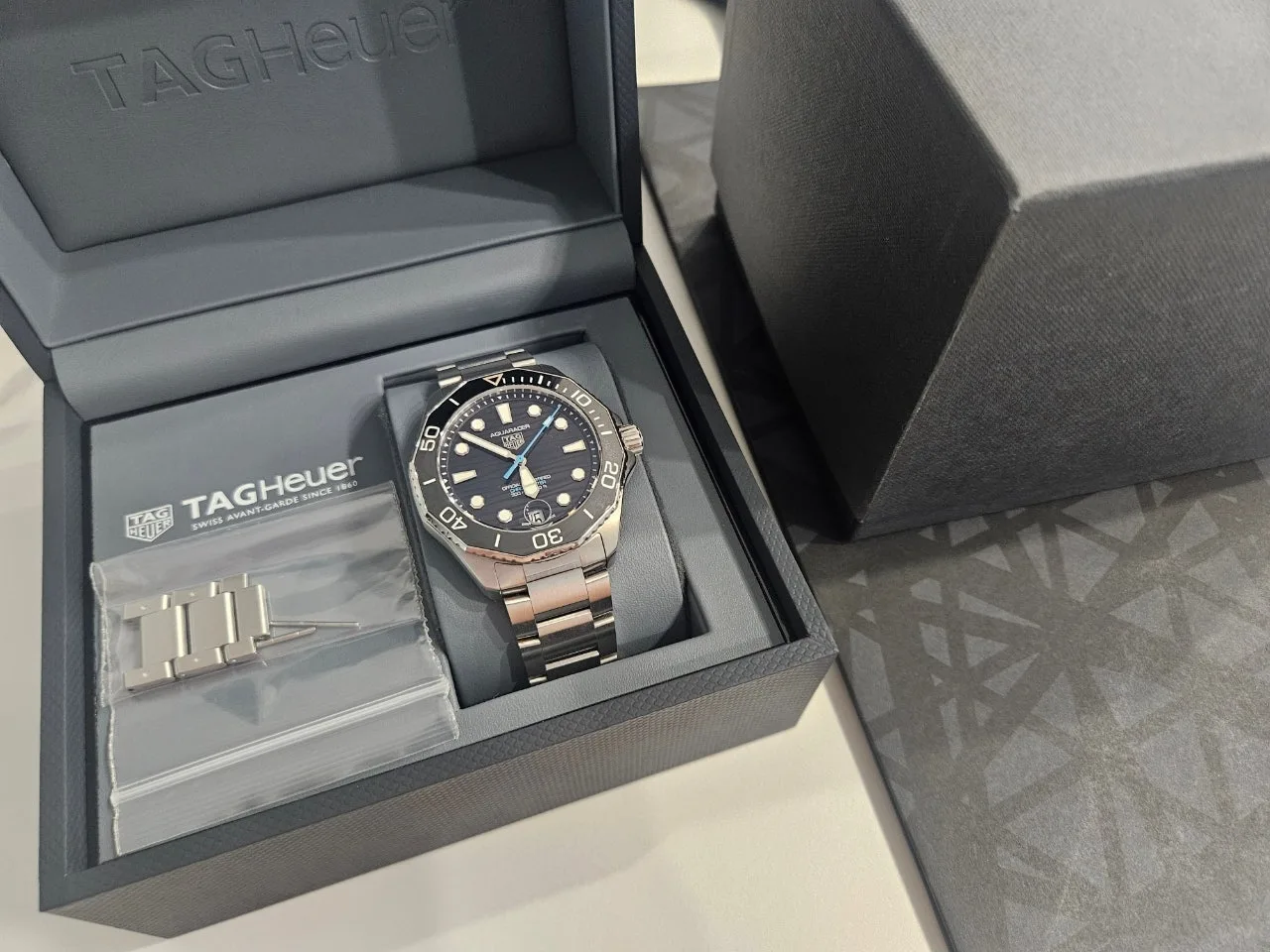 태그호이어 아쿠아레이서 42mm 검판 오토마틱 2025 사진 1
