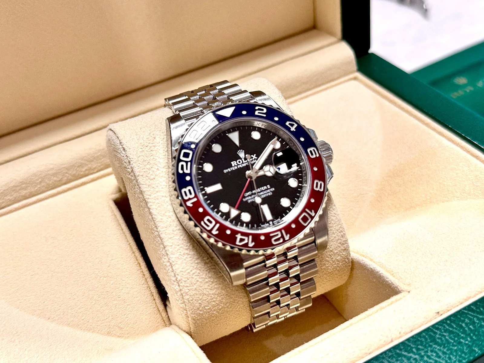 롤렉스 GMT 마스터2 펩시걸 126710BLRO 2025