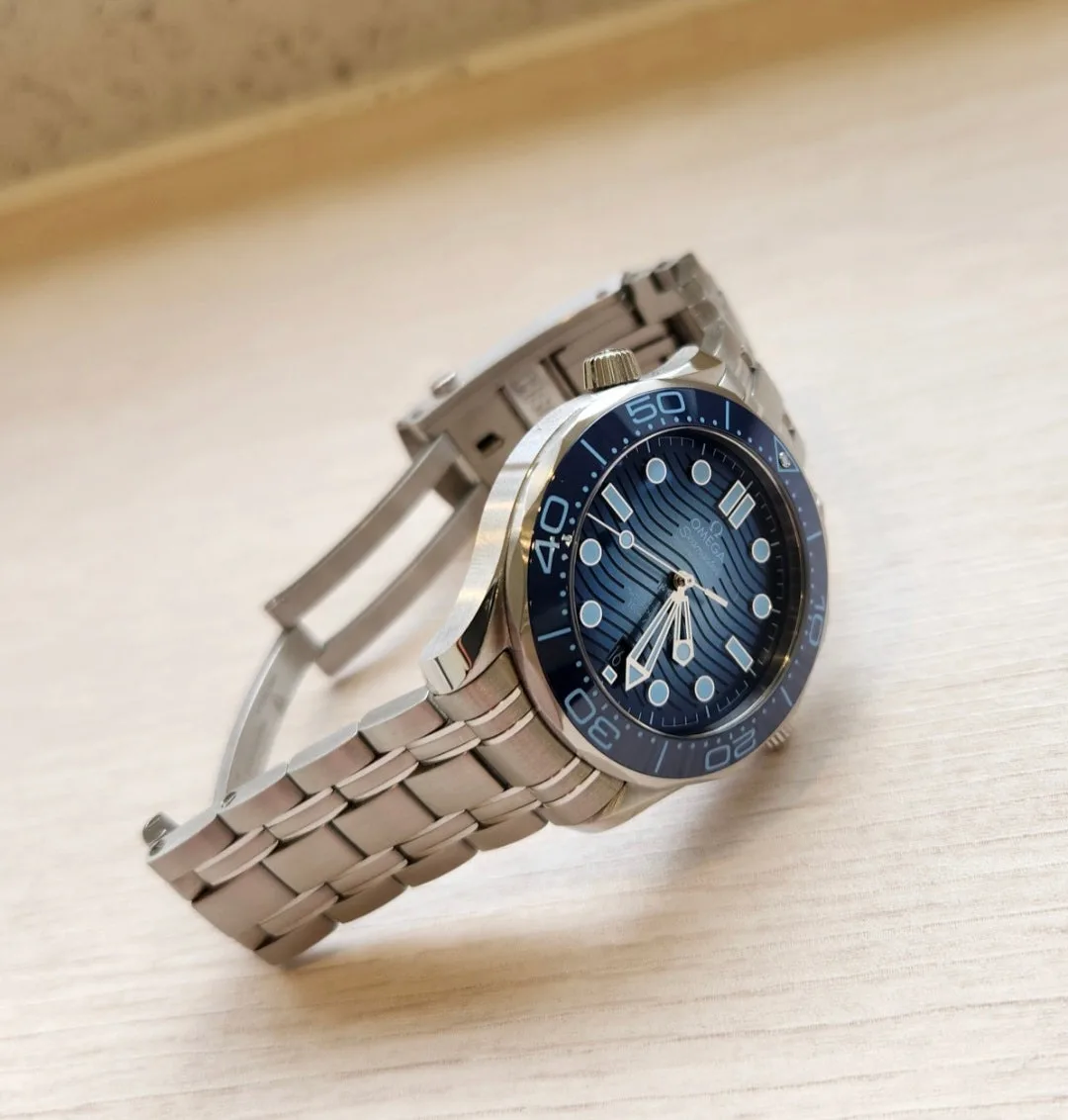 오메가 씨마스터 다이버 300 썸머블루 42mm 2023 사진 1