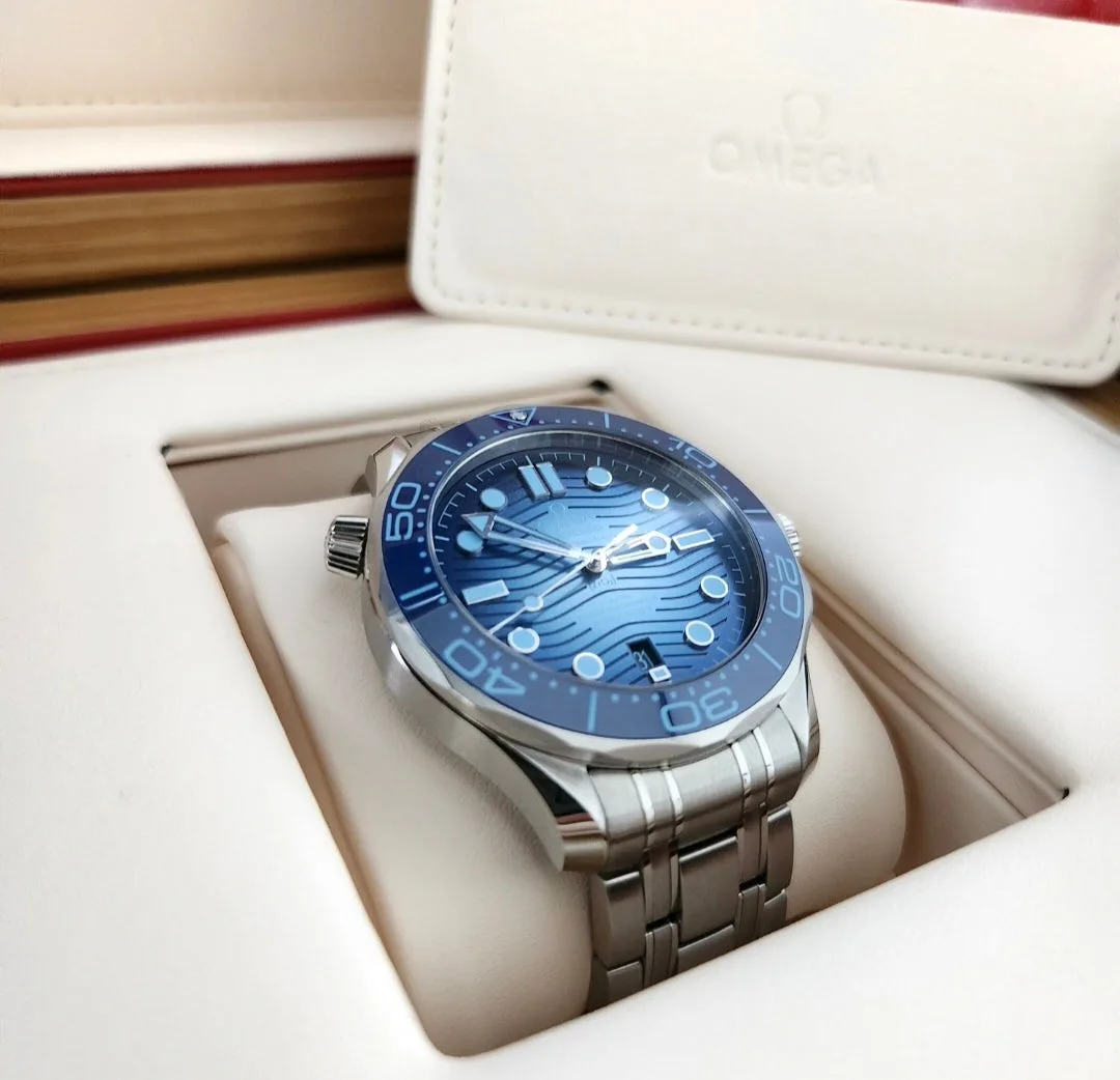 오메가 씨마스터 다이버 300 썸머블루 42mm 2023 사진 2