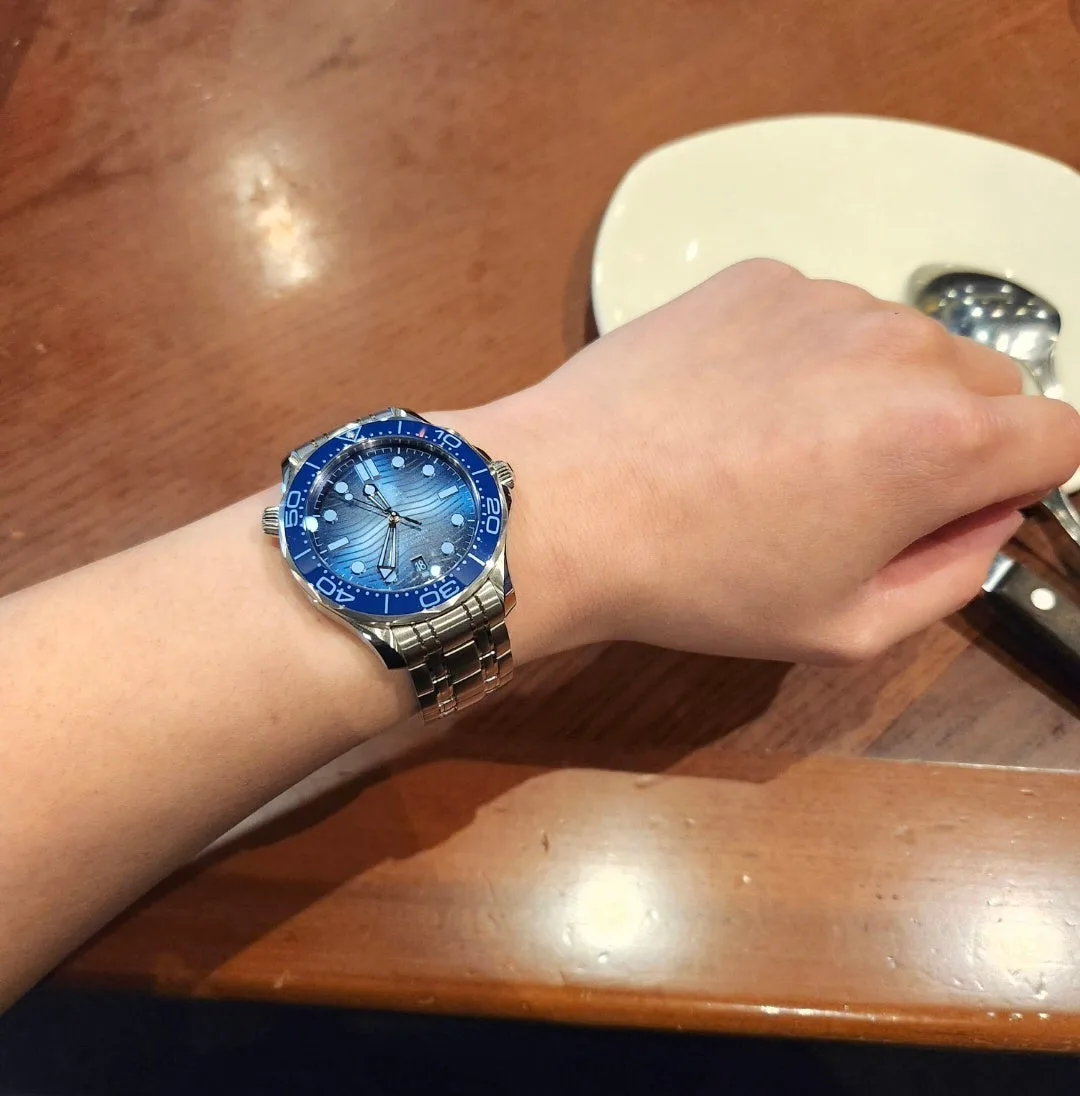 오메가 씨마스터 다이버 300 썸머블루 42mm 2023 사진 7