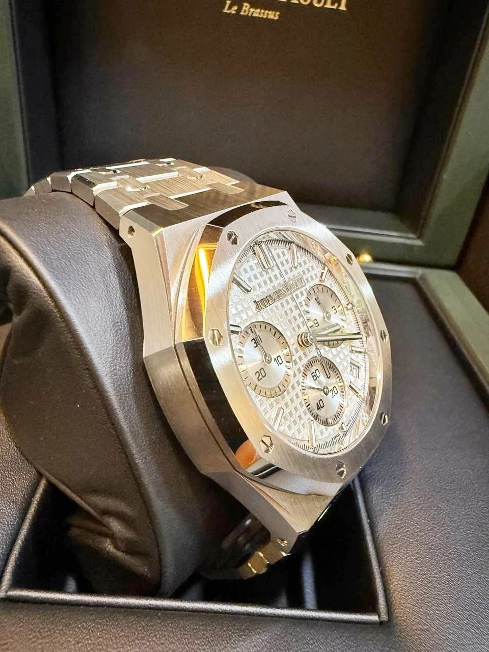 오데마피게 로열오크 26240 스틸 화이트 41mm 2026 사진 2