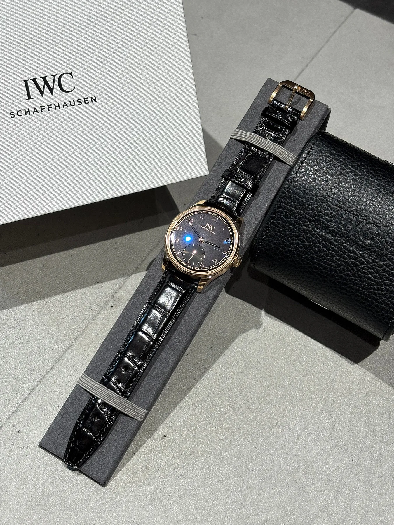 IWC 포르투기저 오토매틱 블랙판 블랙악어가죽 IW358401 2025 사진 5