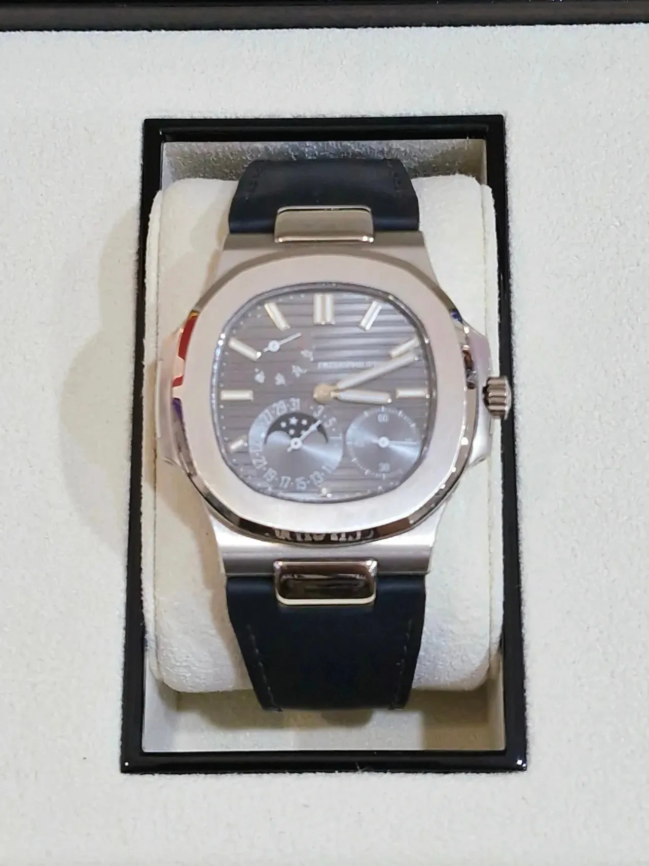 파텍필립 노틸러스 5712G-001 2022 사진 1