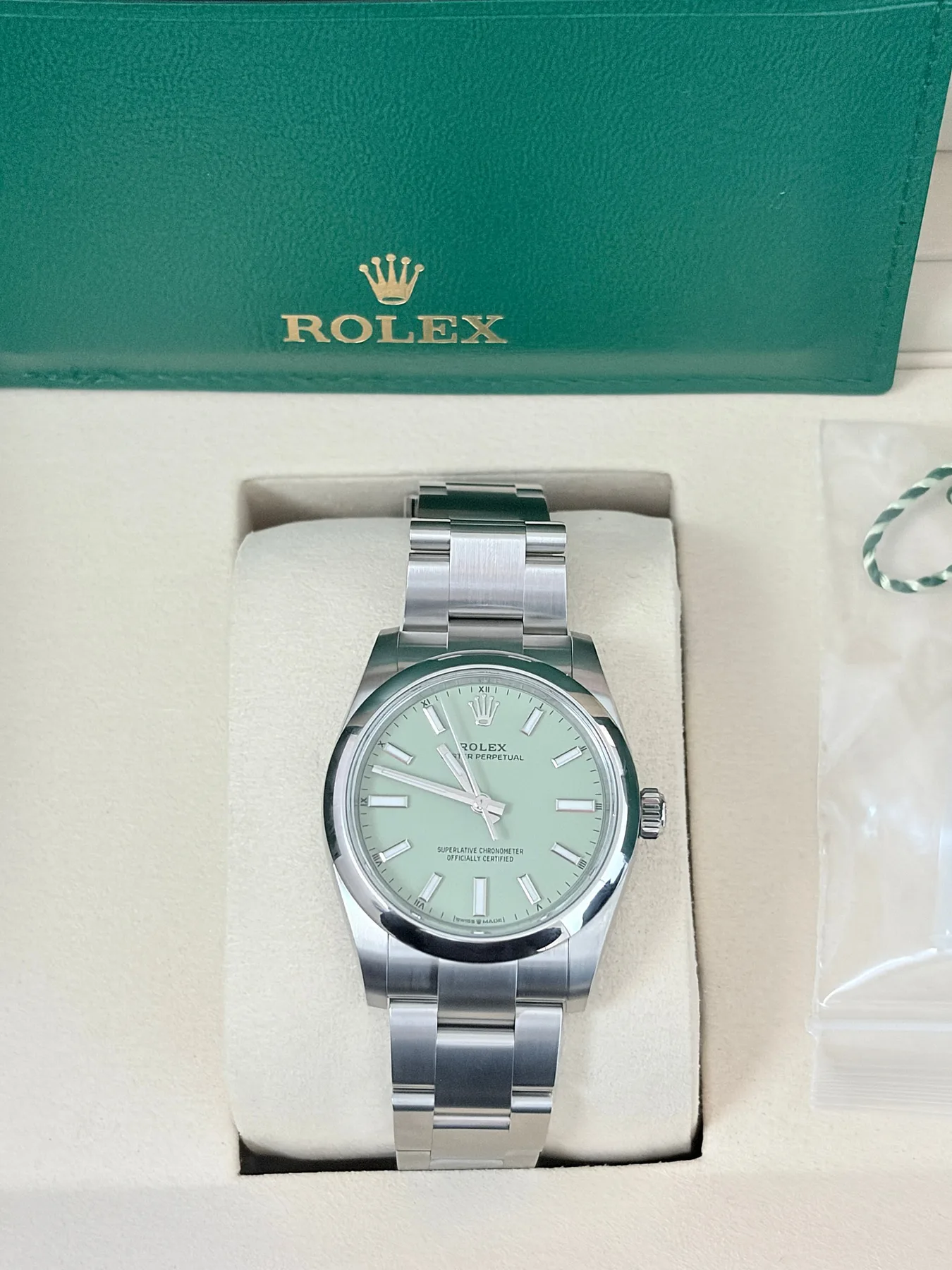 롤렉스 오이스터퍼페츄얼 34mm 피스타치오 2026 사진 2