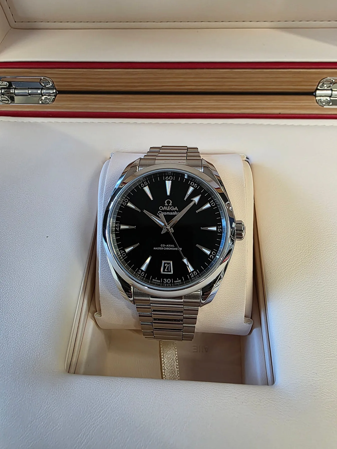 오메가 씨마스터 아쿠아테라 41mm 블랙 스틸 2026 사진 2