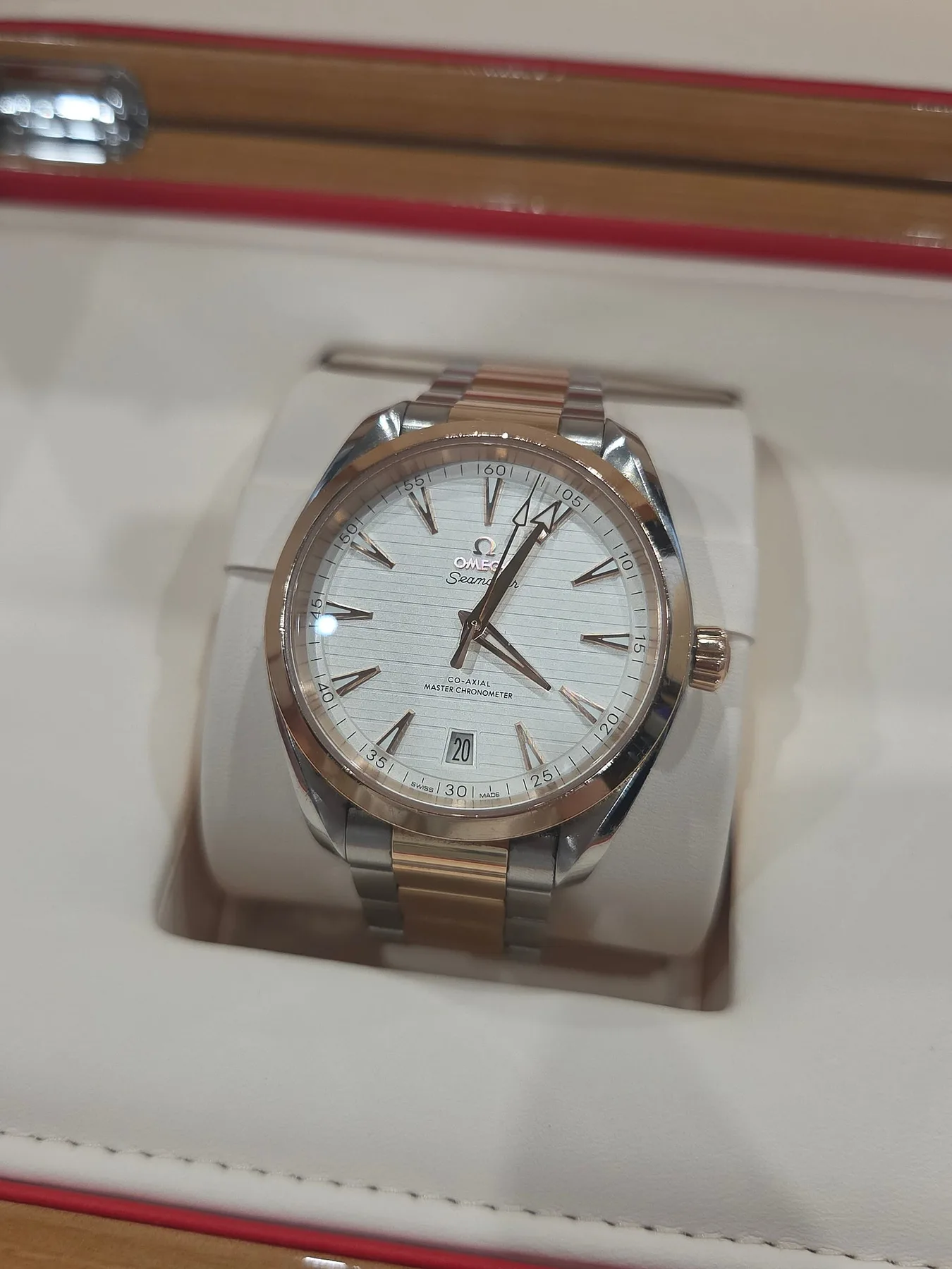 오메가 씨마스터 아쿠아테라 세드나 골드 콤비 41mm 2022 사진 1