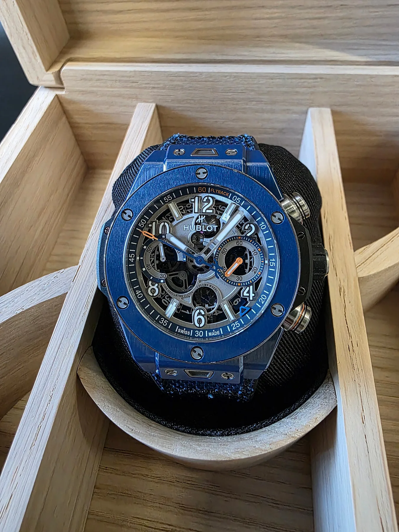 위블로 빅뱅 리로디드 블루 세라믹 44mm 2026 사진 2