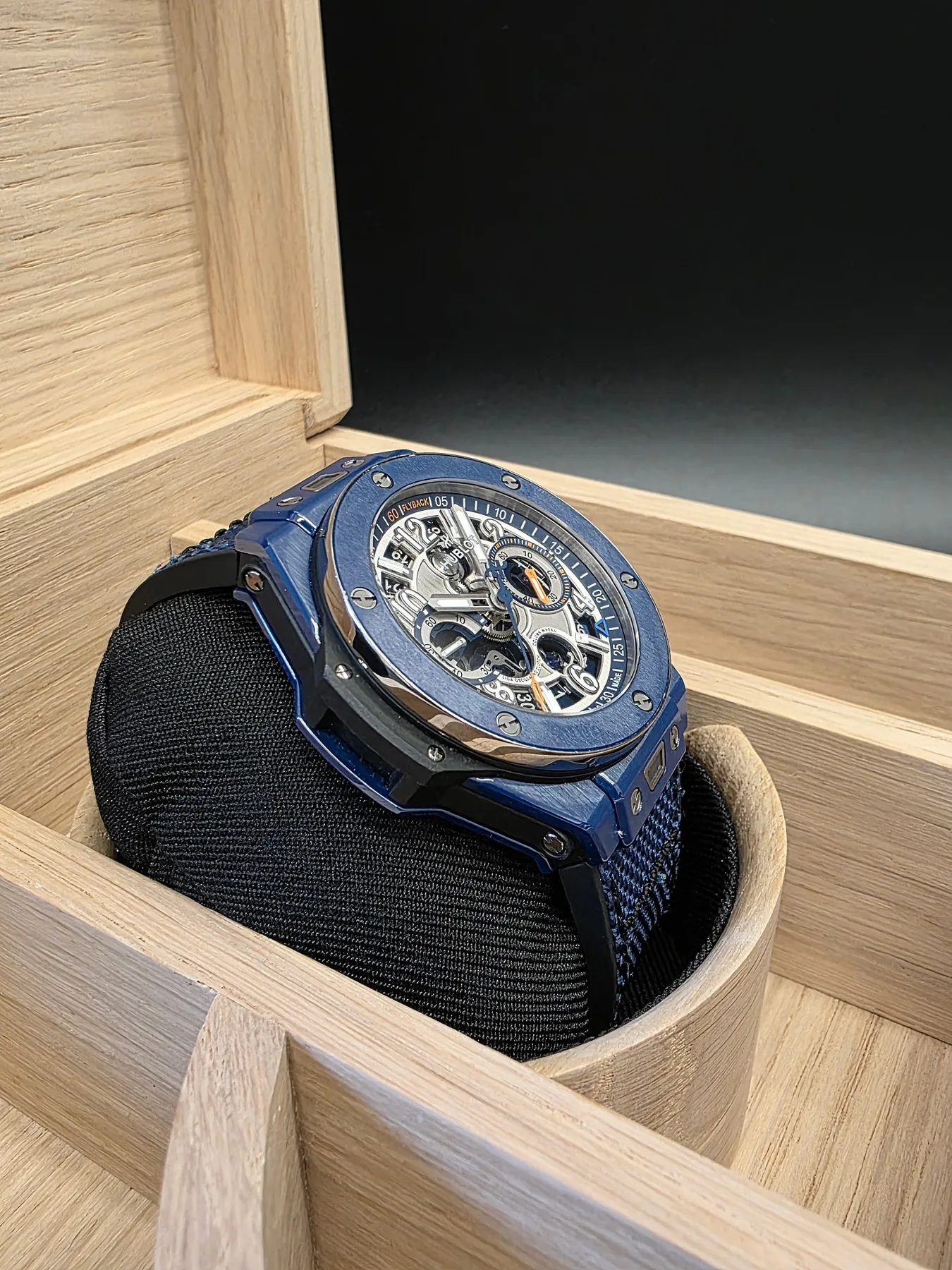 위블로 빅뱅 리로디드 블루 세라믹 44mm 2026 사진 5