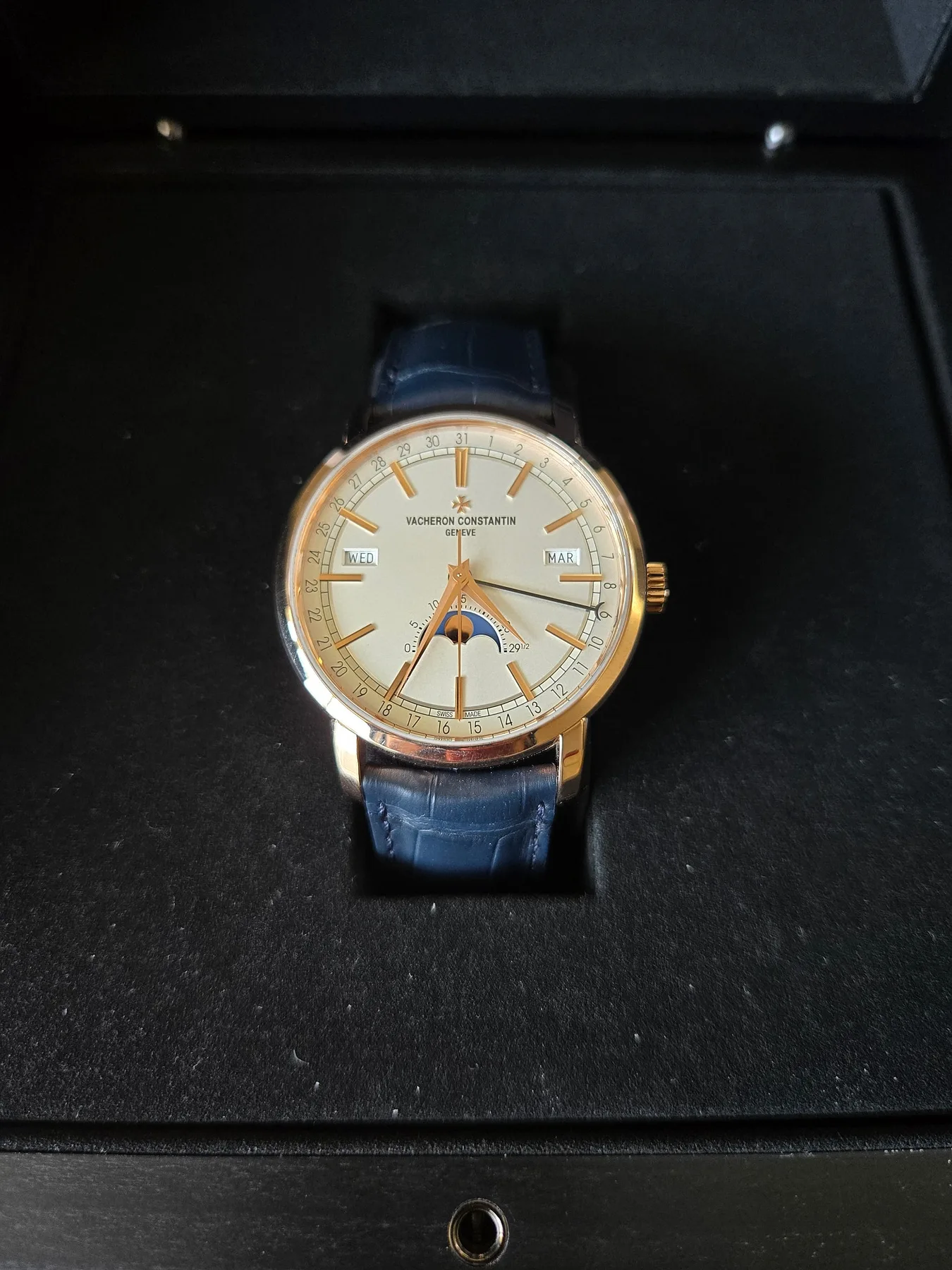 바쉐론콘스탄틴 트레디셔널 컴플리트 캘린더 41mm 로즈골드 2024 사진 2