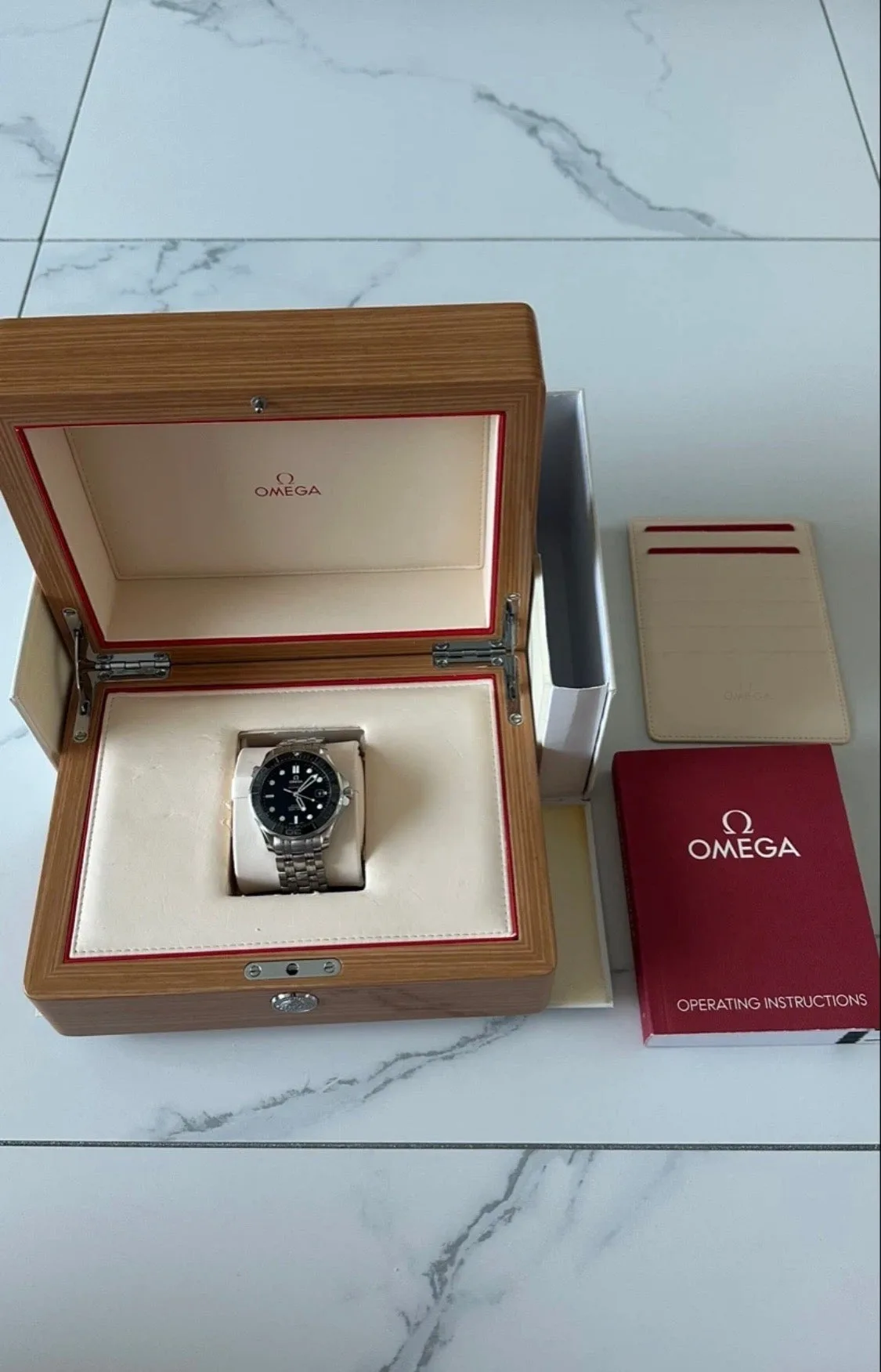 오메가 씨마스터 300 데이트 41mm 블랙 사진 1