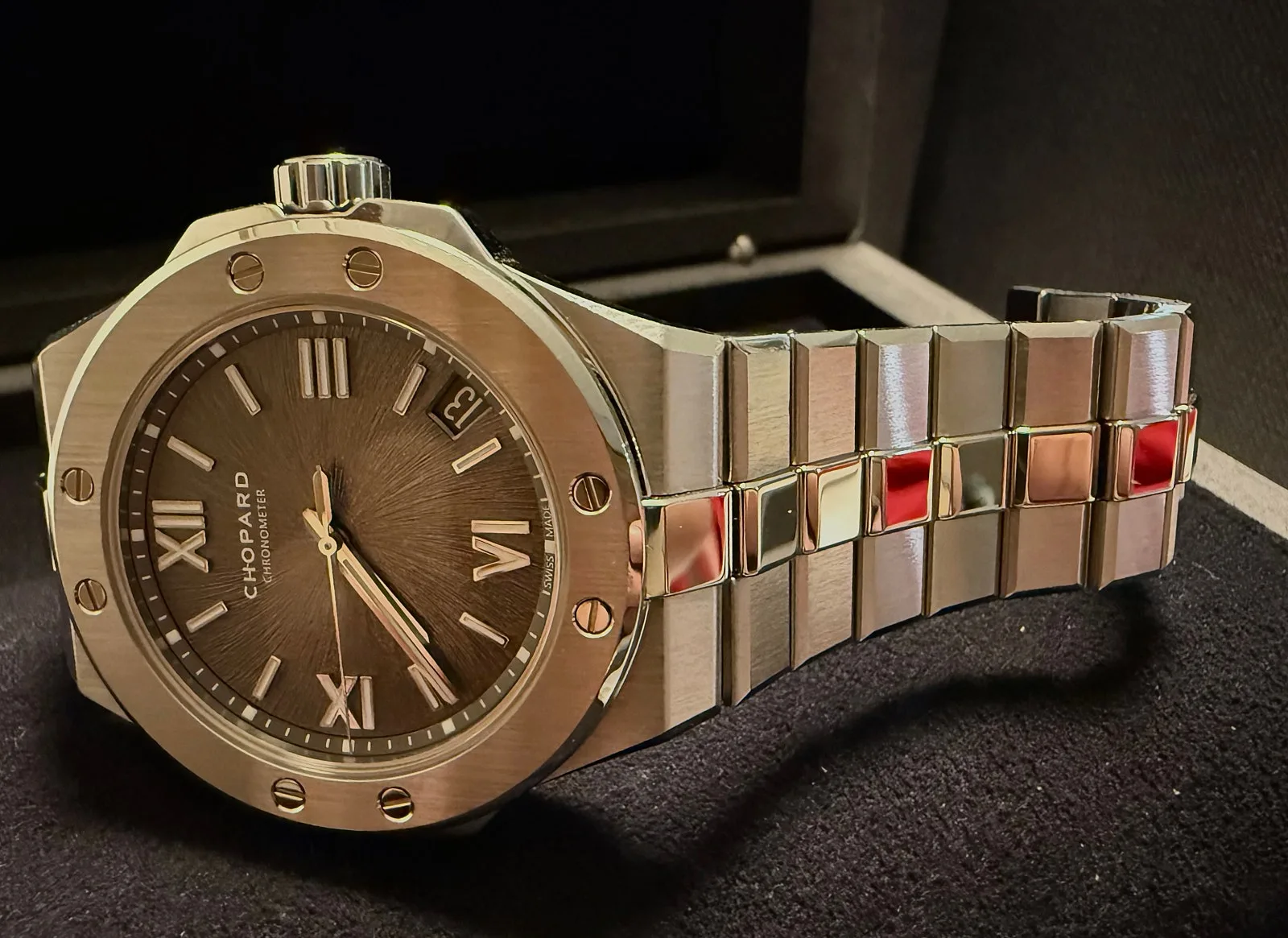 쇼파드 알파인이글 41mm 그레이 2022 사진 4