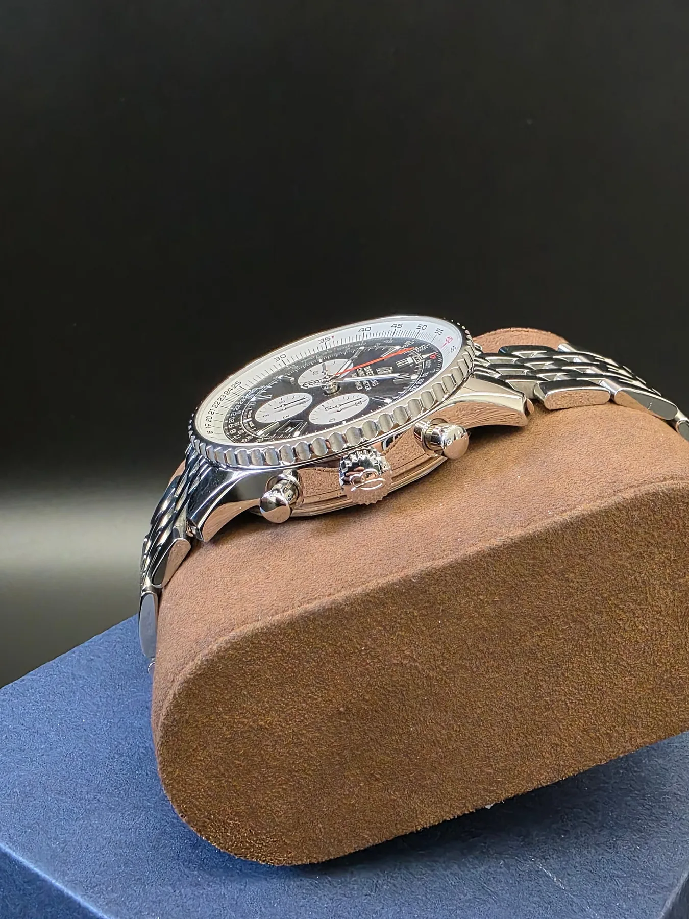 브라이틀링 네비타이머 B01 크로노그래프 46mm 검판 스틸 2021 사진 4